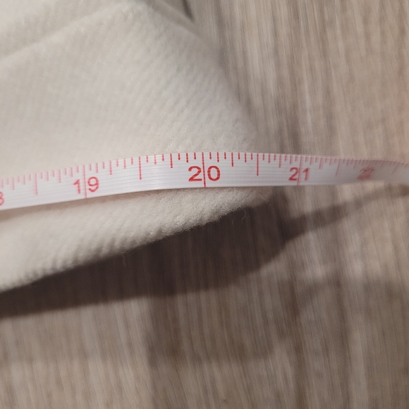 Bebe 2B White Winter Coat Wooden Hardware Faux Fur Hood Small - Picture 10 of 13